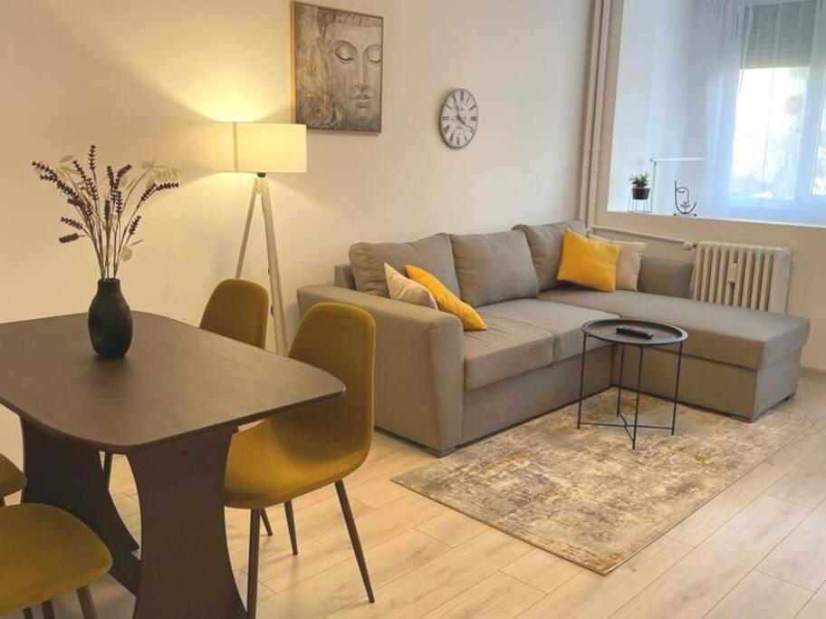 Mav Bucharest Appartement Buitenkant foto