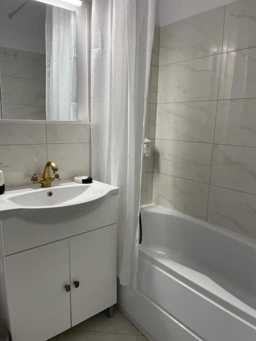 Mav Bucharest Appartement Buitenkant foto